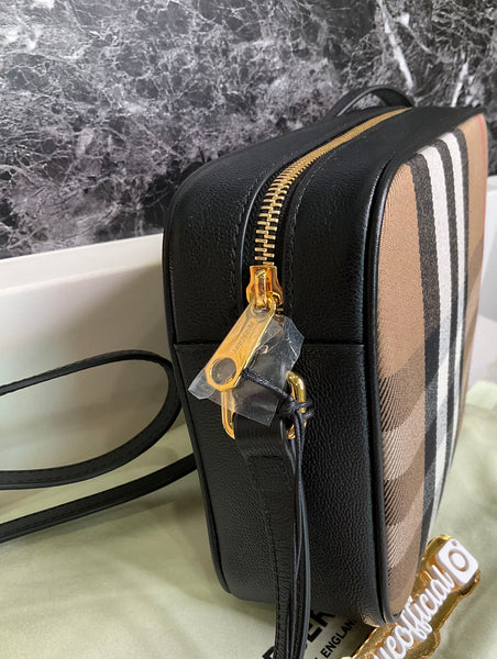 Burberry camera grande