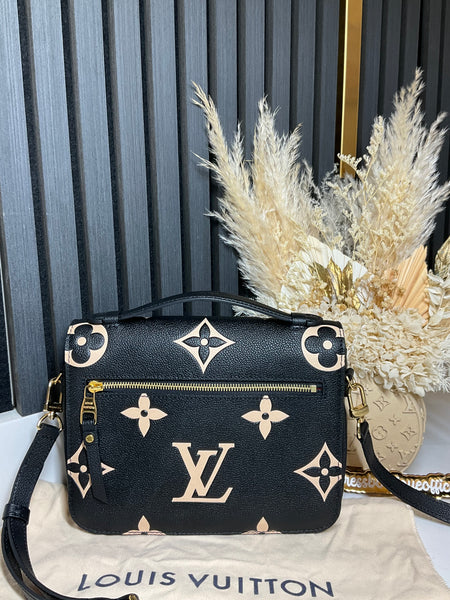 Louis Vuitton Metis Bi-Color