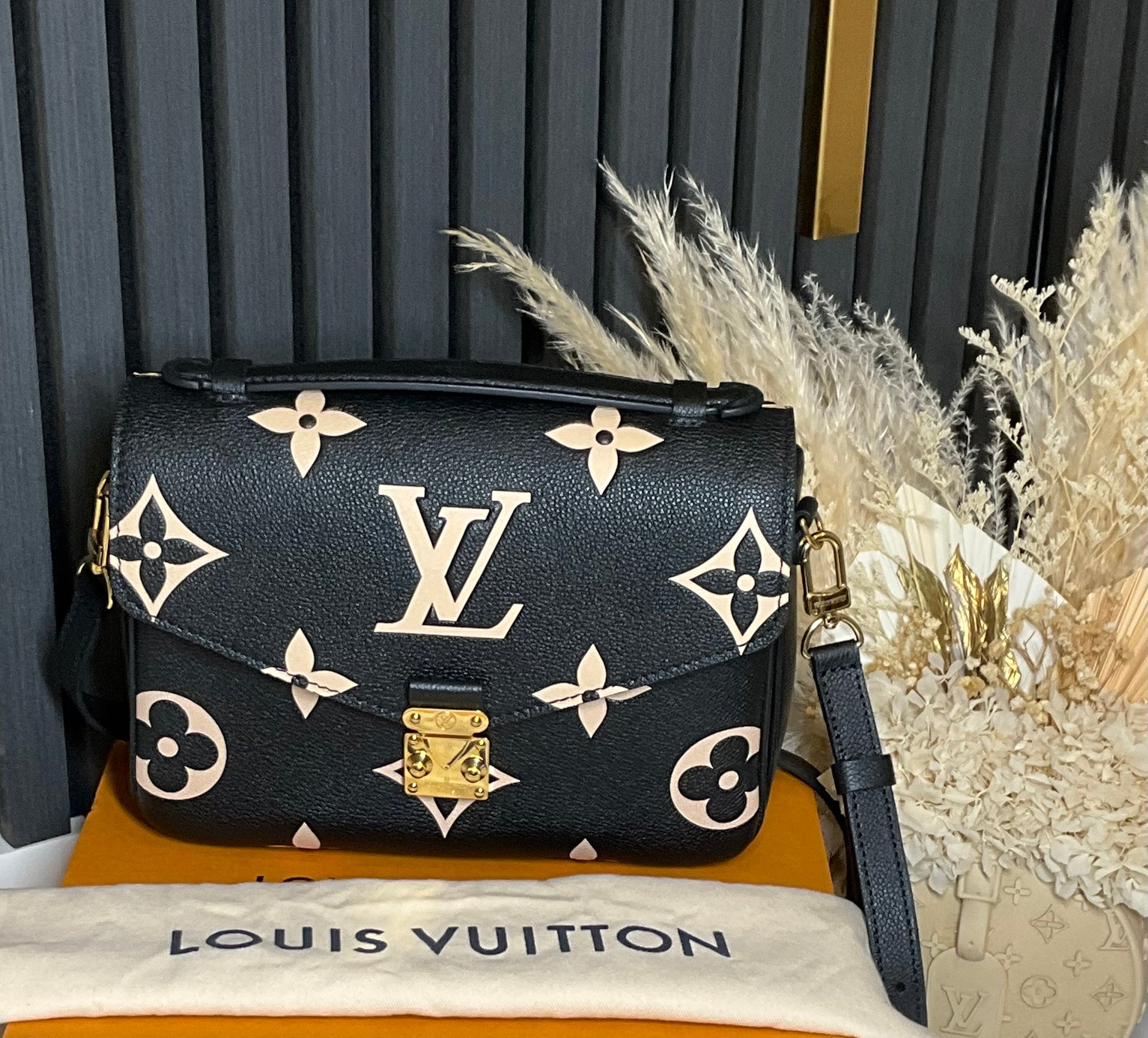 Louis Vuitton Metis Bi-Color