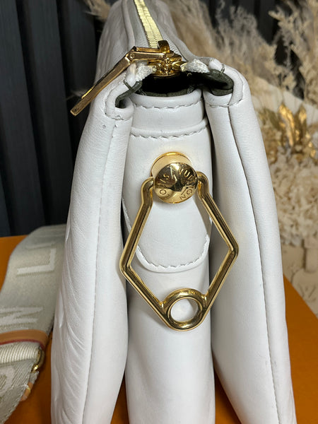 Louis Vuitton Cousin PM Creme