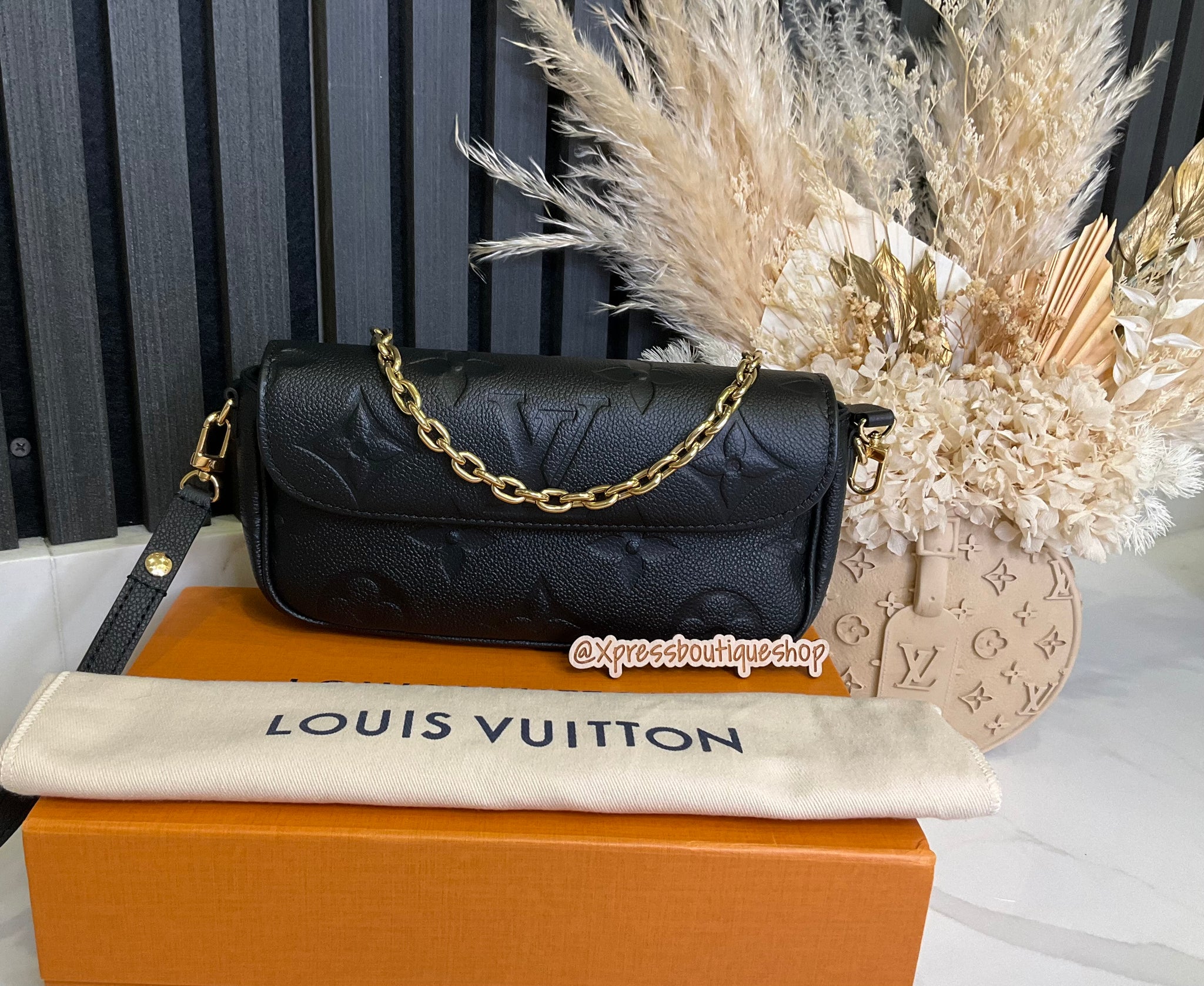 Louis Vuitton WOC Ivy