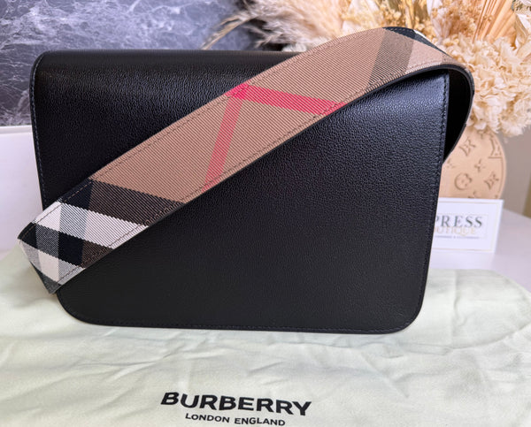 Burberry Mackford negro