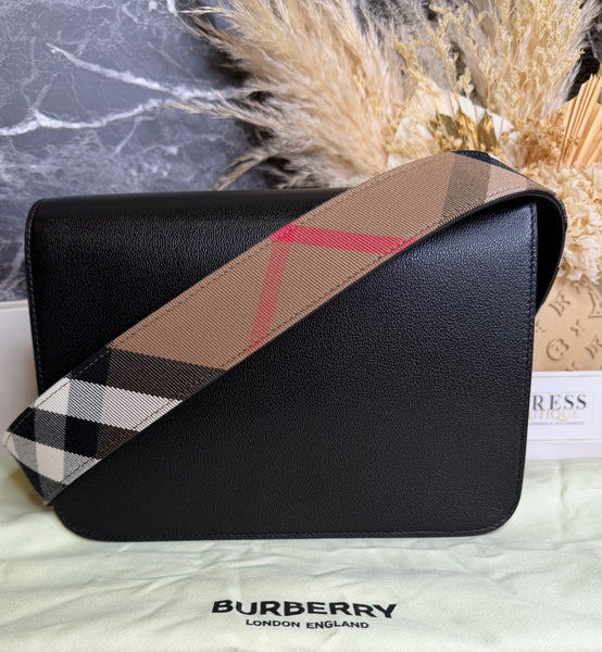 Burberry Mackford negro