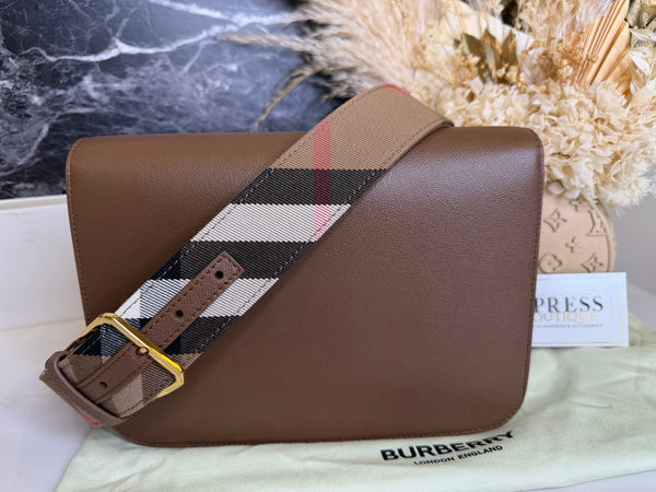 Burberry Mackford earth brown