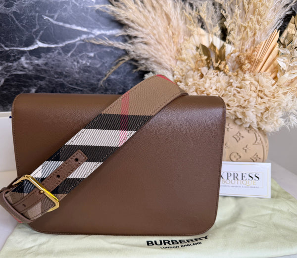 Burberry Mackford earth brown