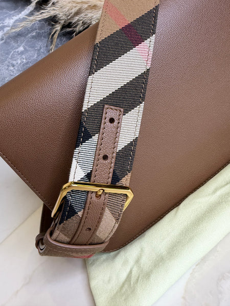Burberry Mackford earth brown