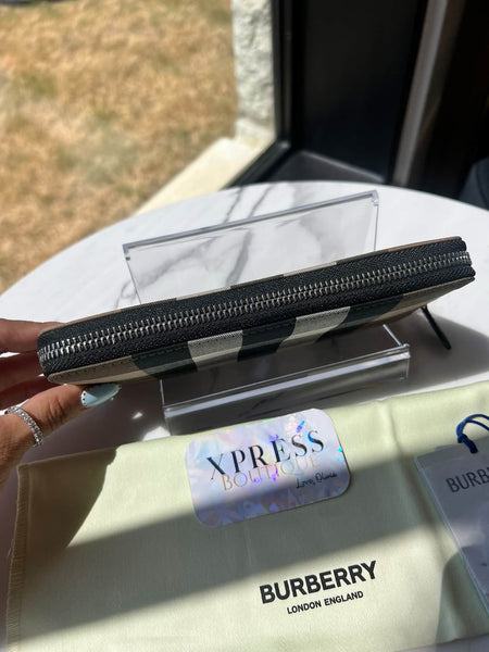 Burberry Long Wallet