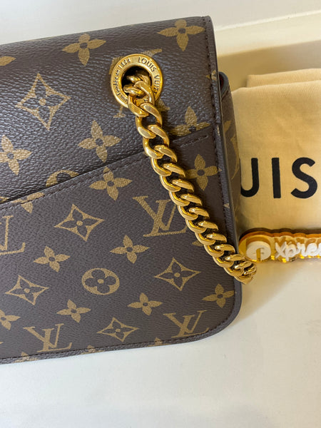 Louis Vuitton Passy