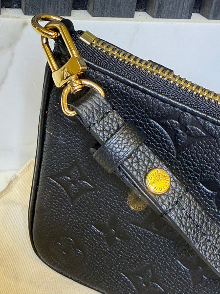 Louis Vuitton easy pouch on strap