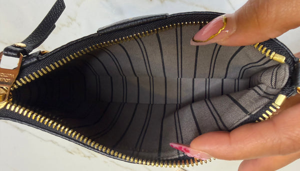 Louis Vuitton easy pouch on strap