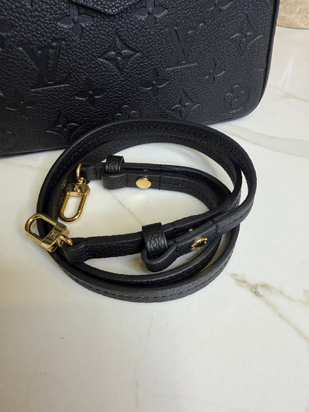 Louis Vuitton easy pouch on strap