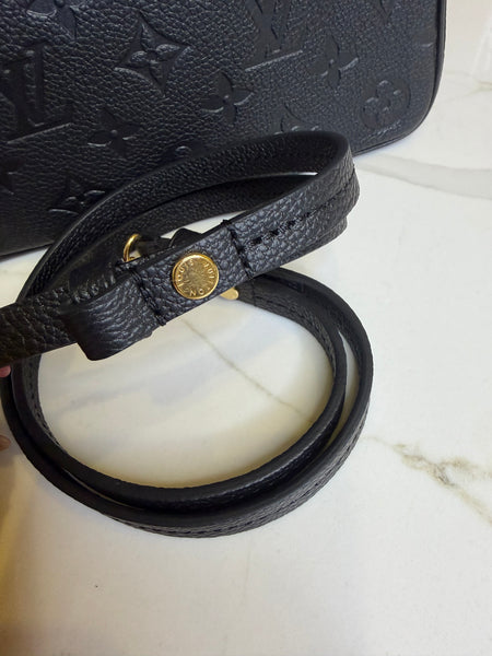 Louis Vuitton easy pouch on strap