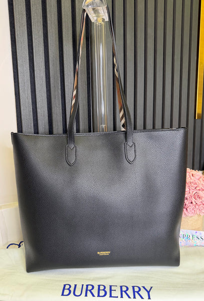 Burberry tote