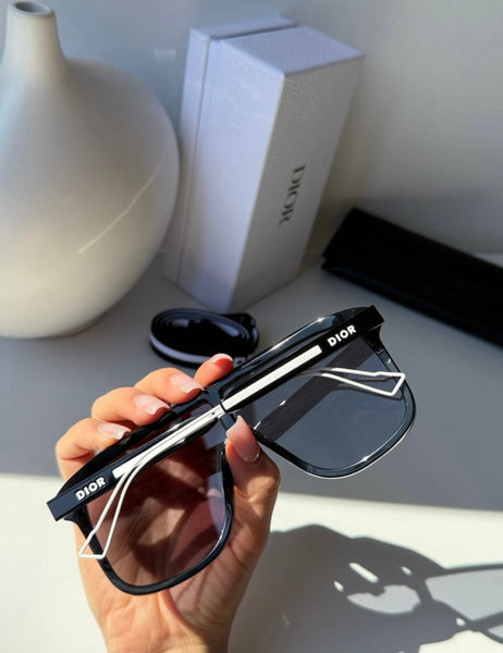 Diorfast with strap