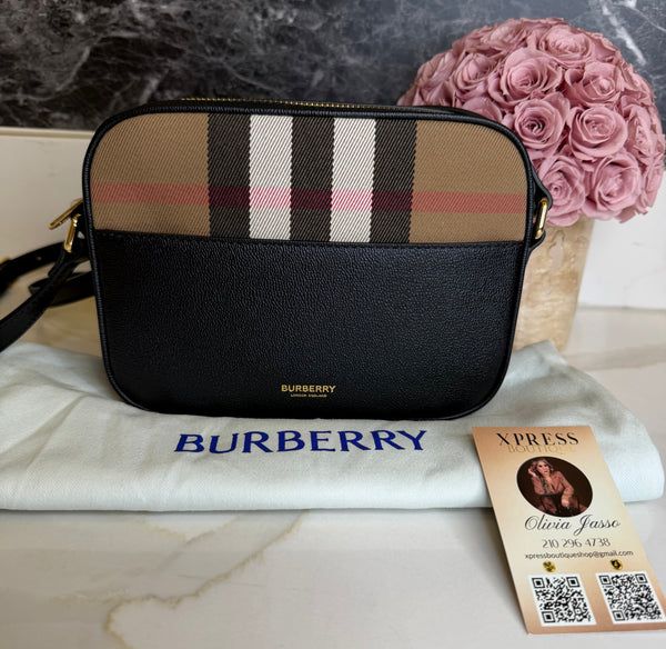 Burberry Camera negra