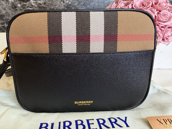 Burberry Camera negra
