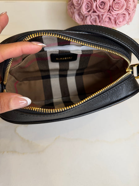 Burberry Camera negra
